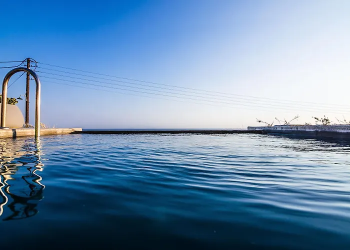 Eden View & 4* プラティス・ヤロス