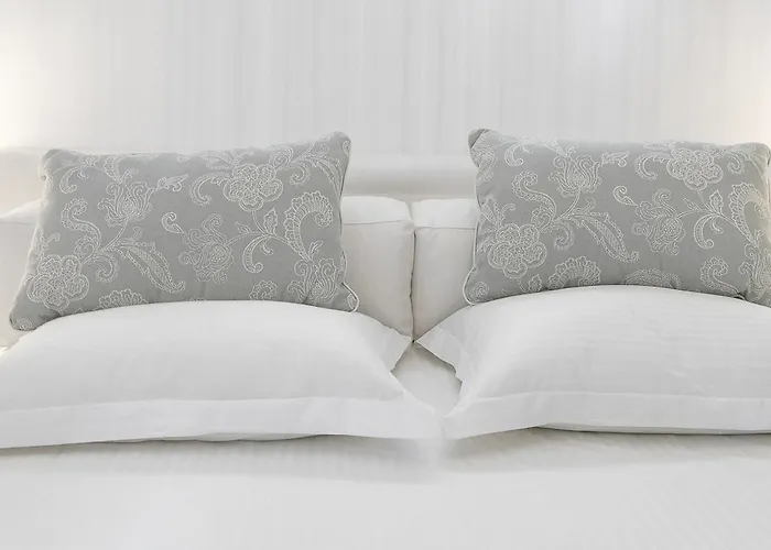 Eden View & アパートホテル