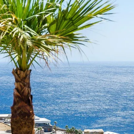 Aparthotel Eden View Suites&residences 3*