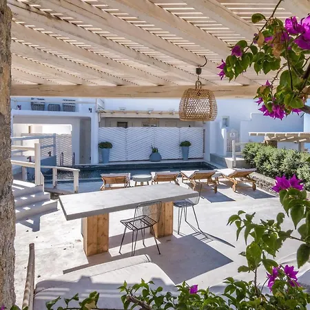 Aparthotel Eden View Suites&residences 3*