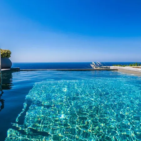 Aparthotel Eden View Suites&residences 3*