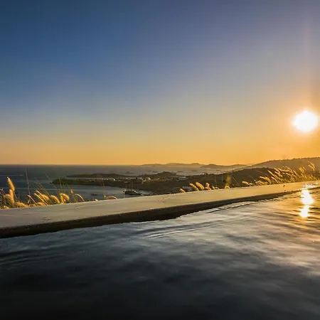 Aparthotel Eden View Suites&residences 3*